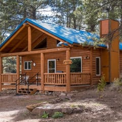 Coleman Velo - Secluded Rustic Cabin