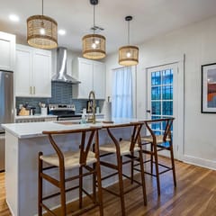 5th Avenue Bungalow by Velo