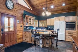 Coleman Velo - Secluded Rustic Cabin - Image 2