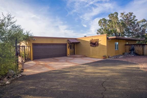 Casa Velo -Mid Century Hot Tub & Amazing Backyard - Image 5