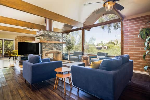 Casa Velo -Mid Century Hot Tub & Amazing Backyard - Image 2